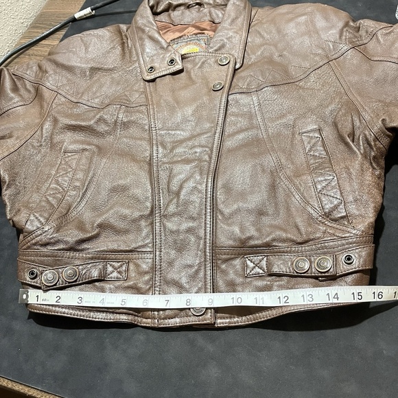 VTG Adventure Bound Wilsons Leather Bomber Jacket Distressed Aviator Moto Crop - Picture 9 of 16